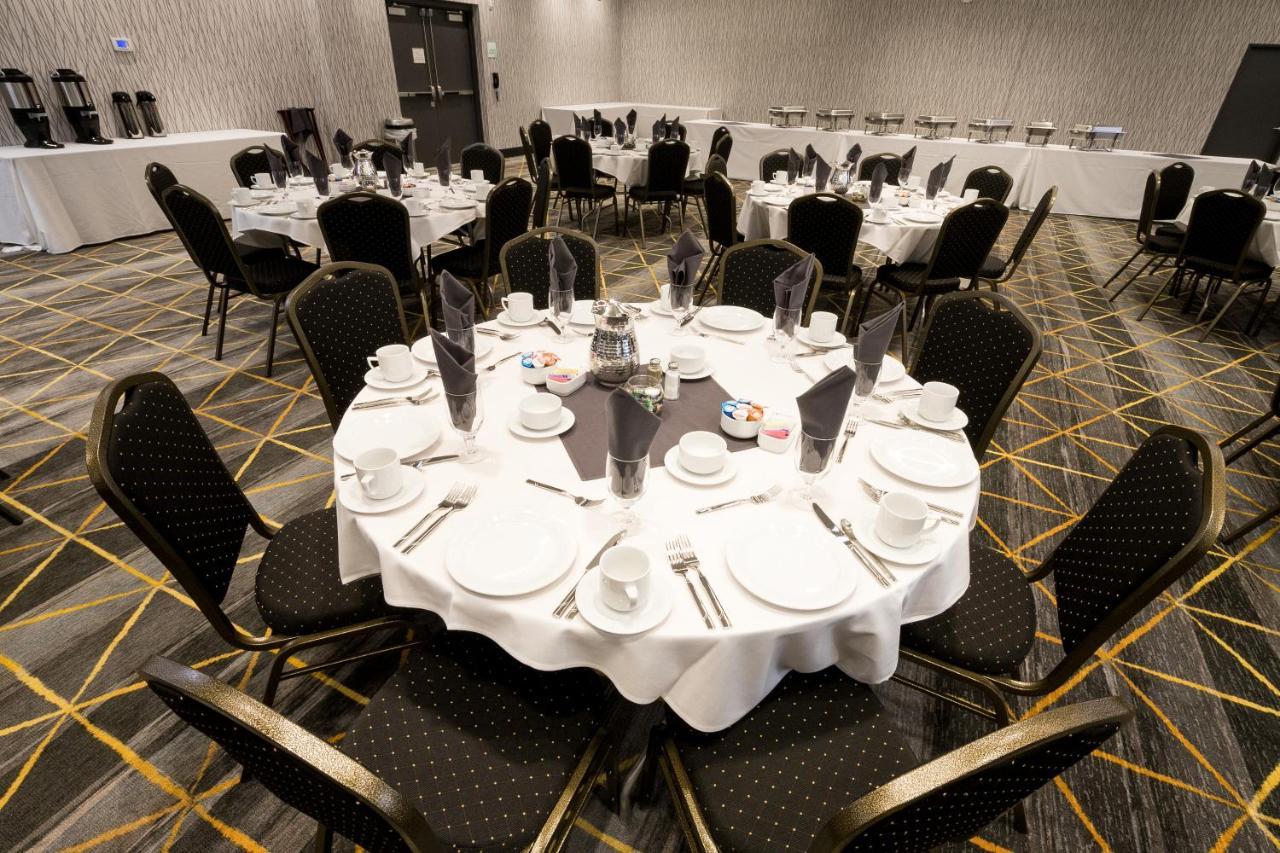 Holiday Inn & Suites Detroit - Troy By Ihg Esterno foto