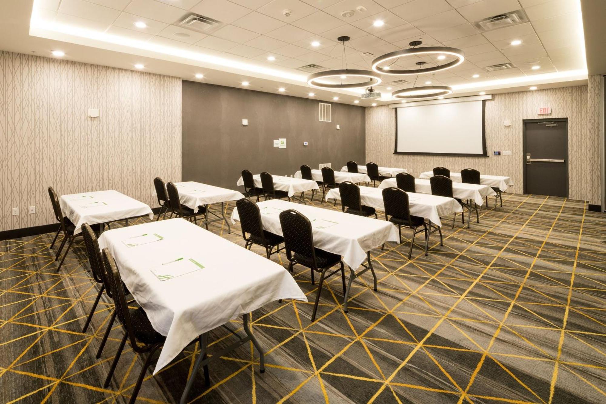 Holiday Inn & Suites Detroit - Troy By Ihg Esterno foto