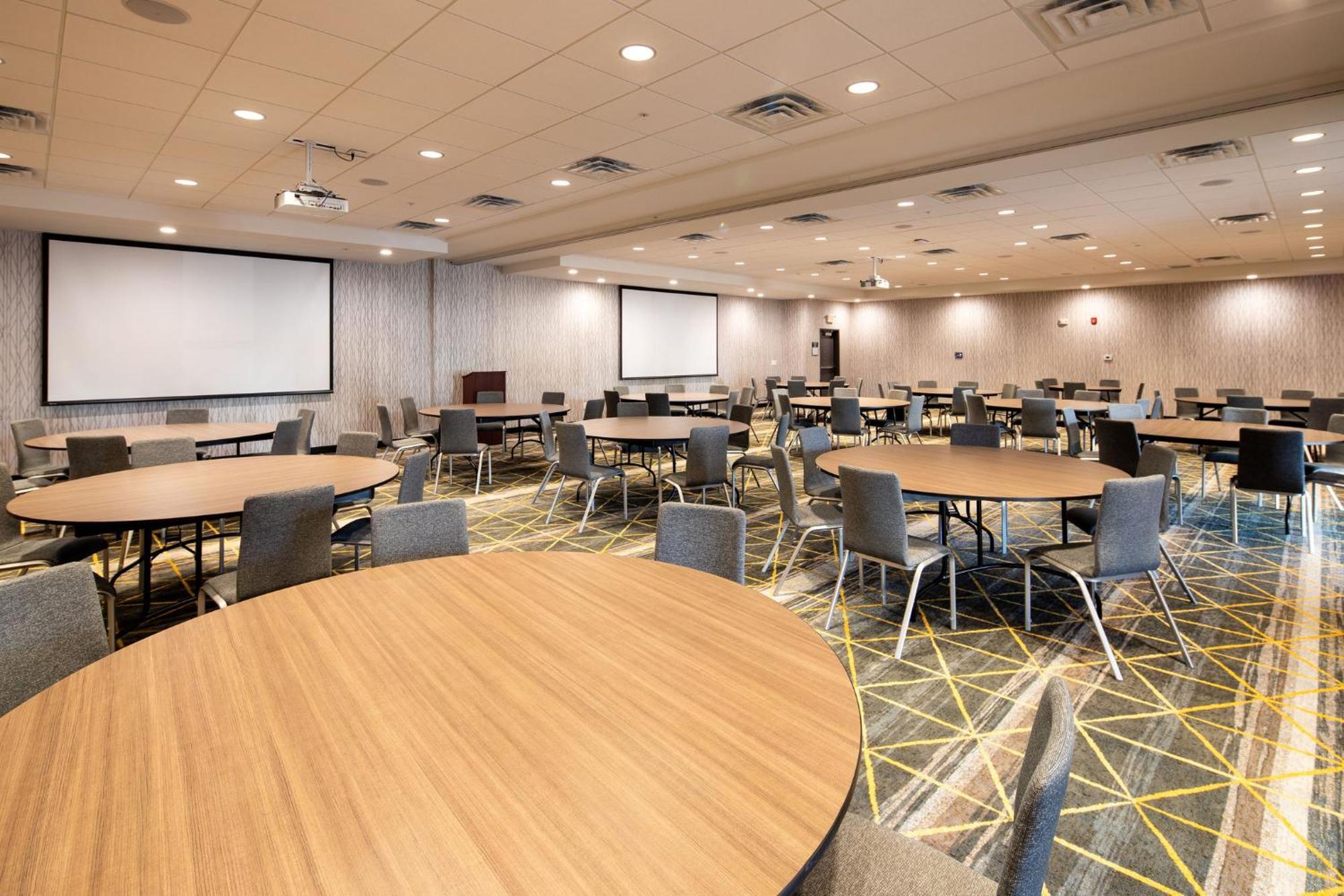 Holiday Inn & Suites Detroit - Troy By Ihg Esterno foto